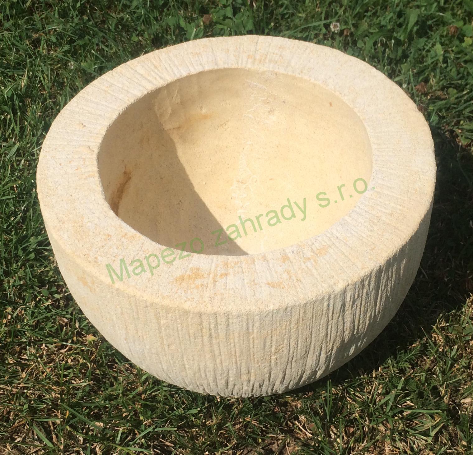 Pemrlovaný květináč malý