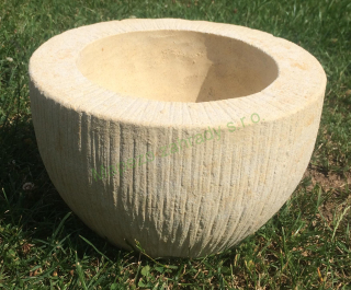 Pemrlovaný květináč malý